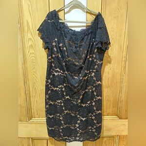 Elegant Adrianna Papell Black Lace Midi Dress